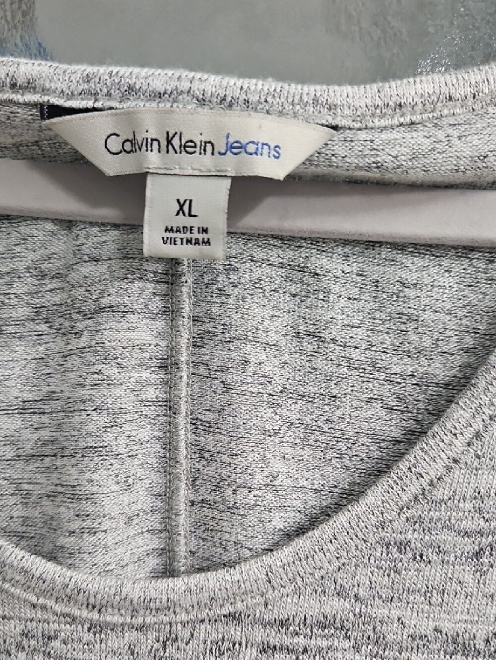 Calvin Klein Heather Gray Scoop Neck Short Sleeve Tee - Picture 2 of 3